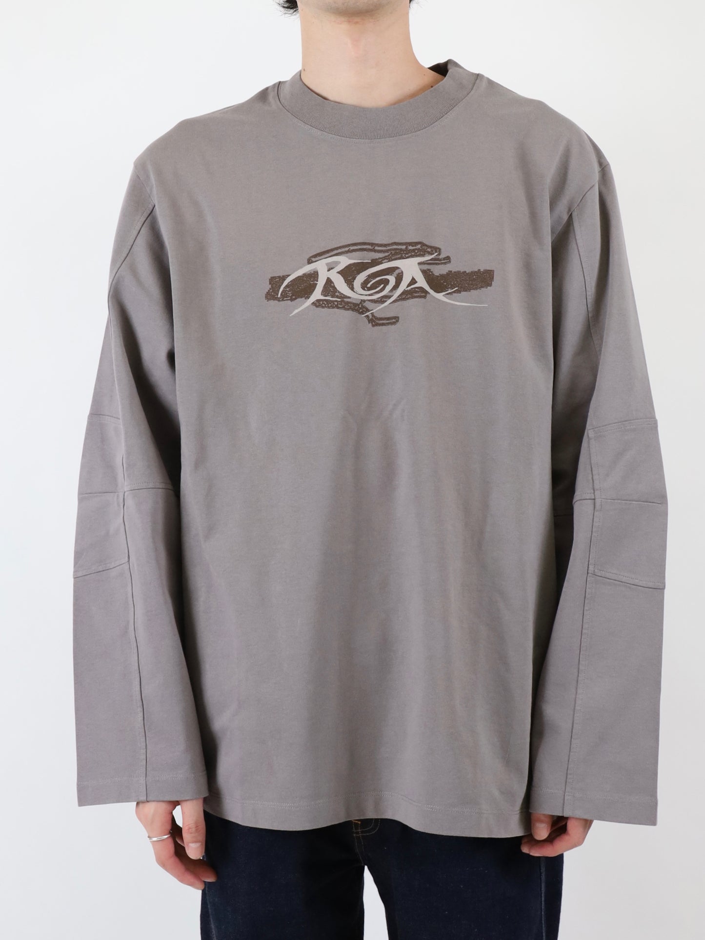 【ROA】 LONG SLEEVE GRAPHIC