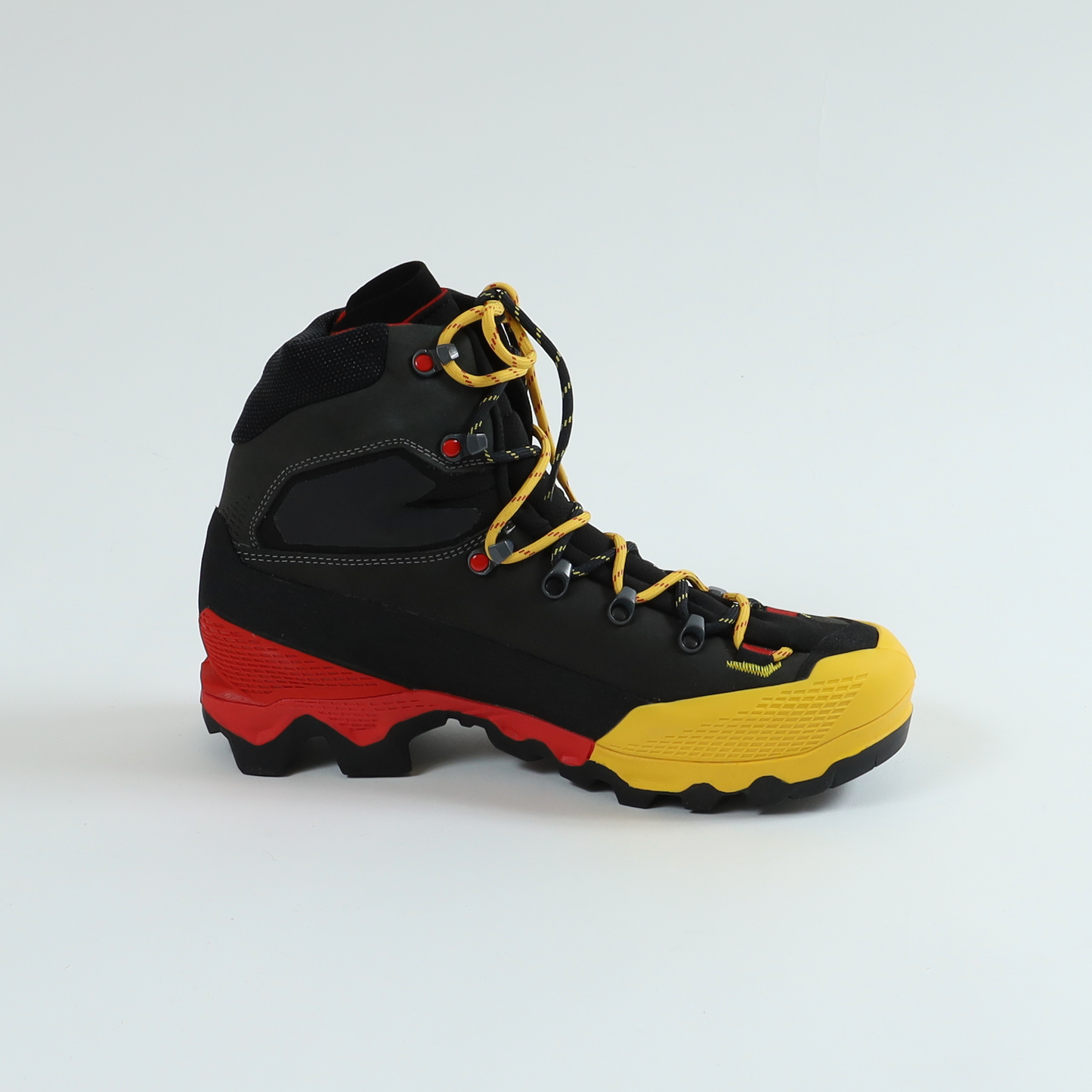 【LA SPORTIVA】Aequilibrium Lt Goretex